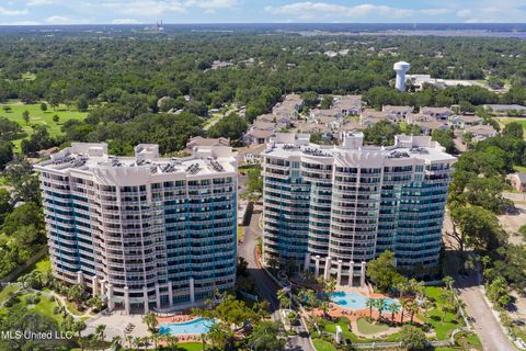 Condominium in Gulfport MS 2230 Beach Drive.jpg