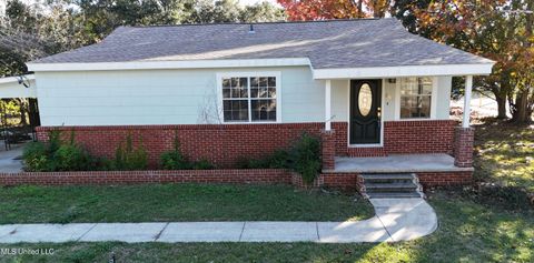 Homes For Sale - 2302 Wilson Avenue<br/> Pascagoula, MS 39567