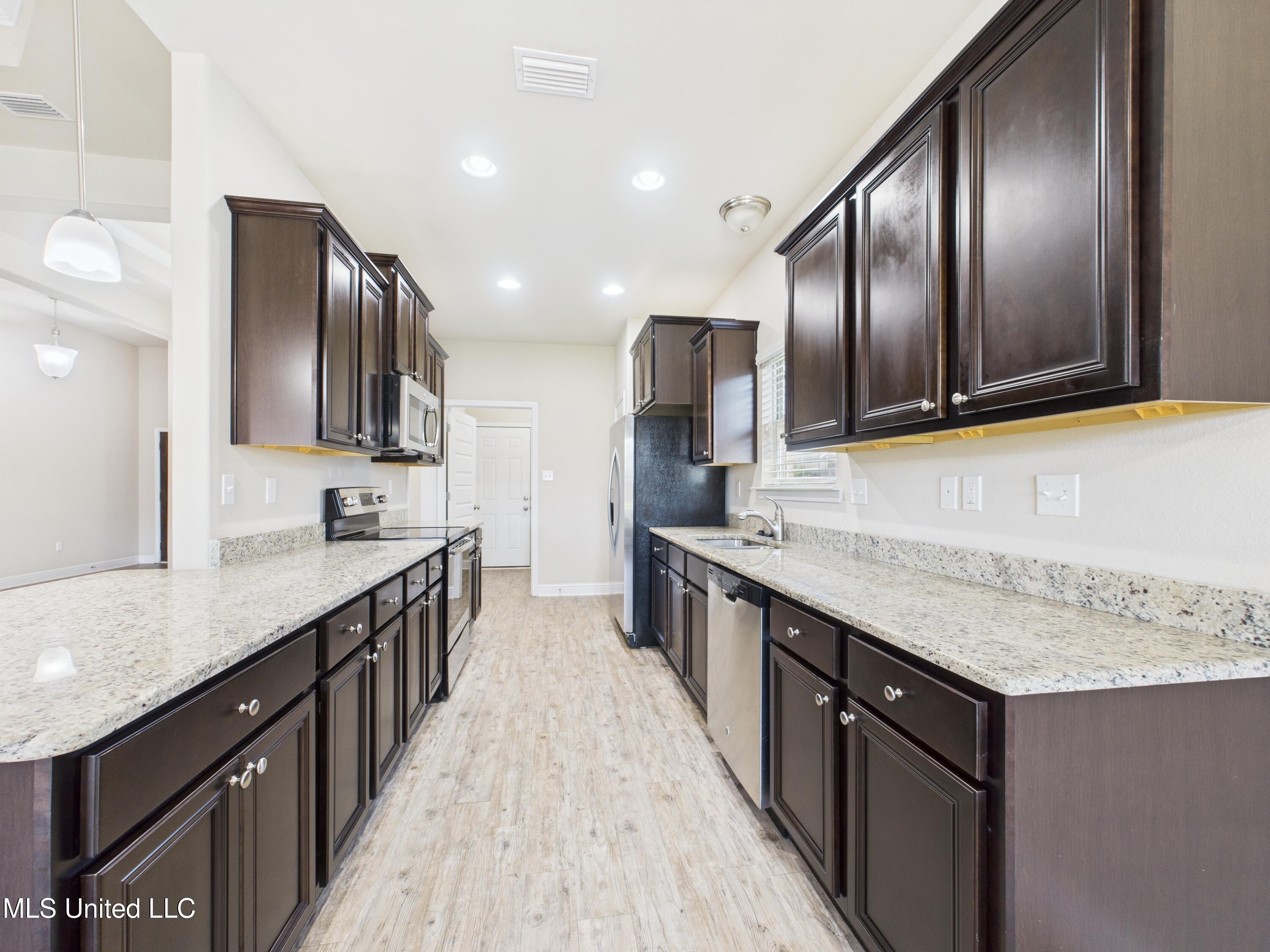 122 Clear Springs Circle, Ocean Springs, Mississippi image 11