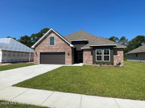 Homes For Sale - 5 Byers Lane<br/> Long Beach, MS 39560
