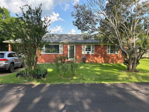 Homes For Sale - 311 Walnut Street<br/> Pike County, Summit, MS 39666