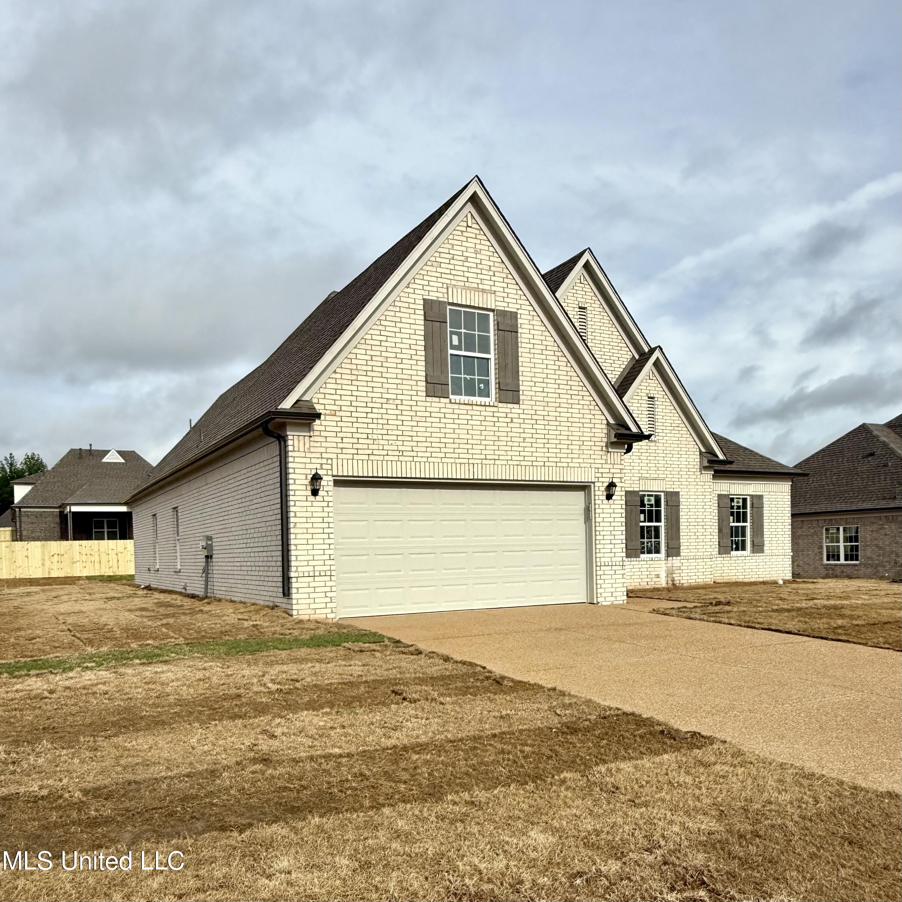 8905 Tucker Lane, Southaven, Mississippi image 3