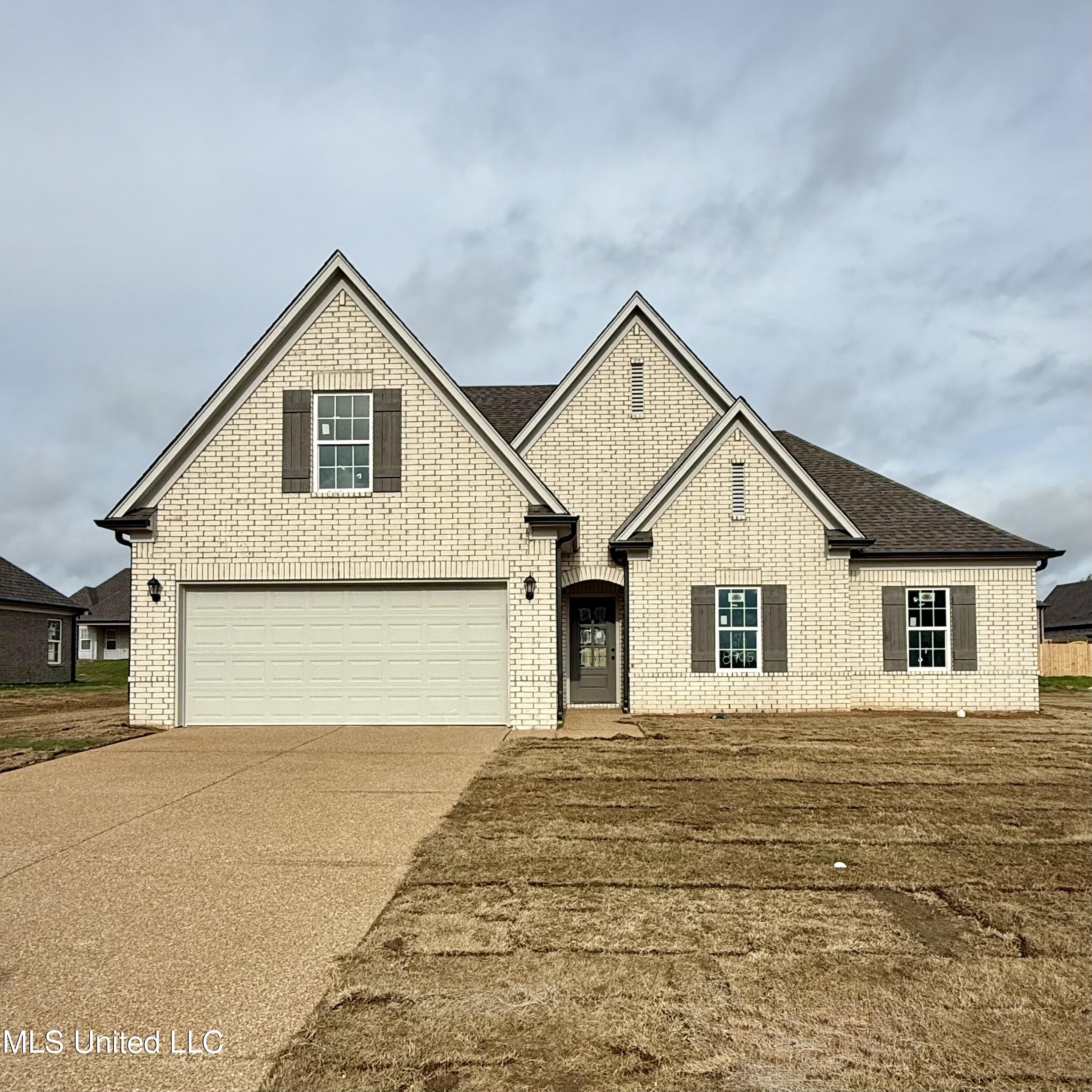 8905 Tucker Lane, Southaven, Mississippi image 1