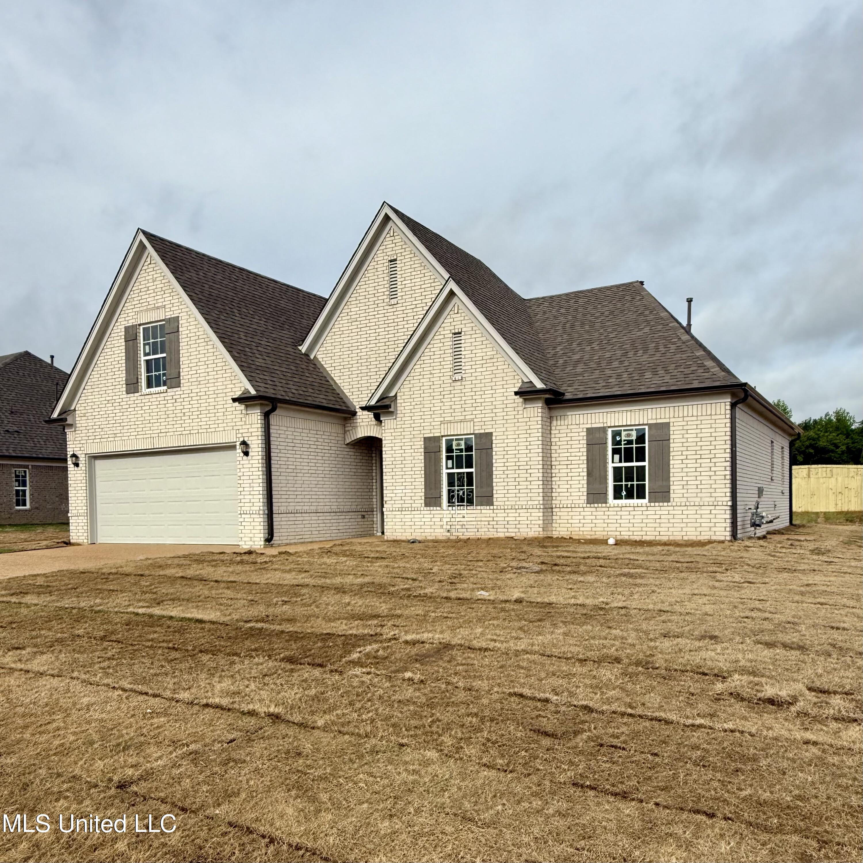 8905 Tucker Lane, Southaven, Mississippi image 2