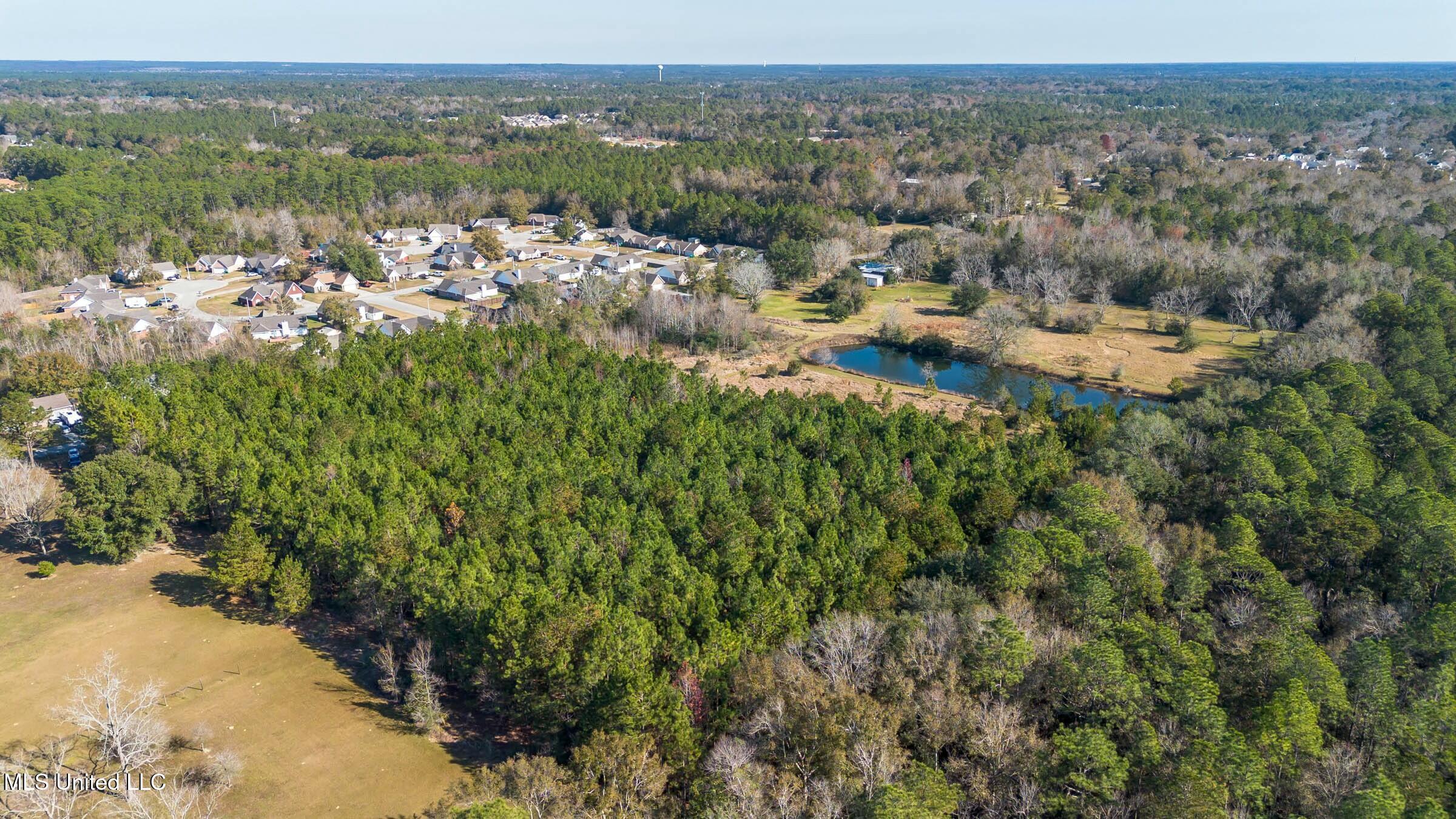 Mays Road, Gulfport, Mississippi image 8