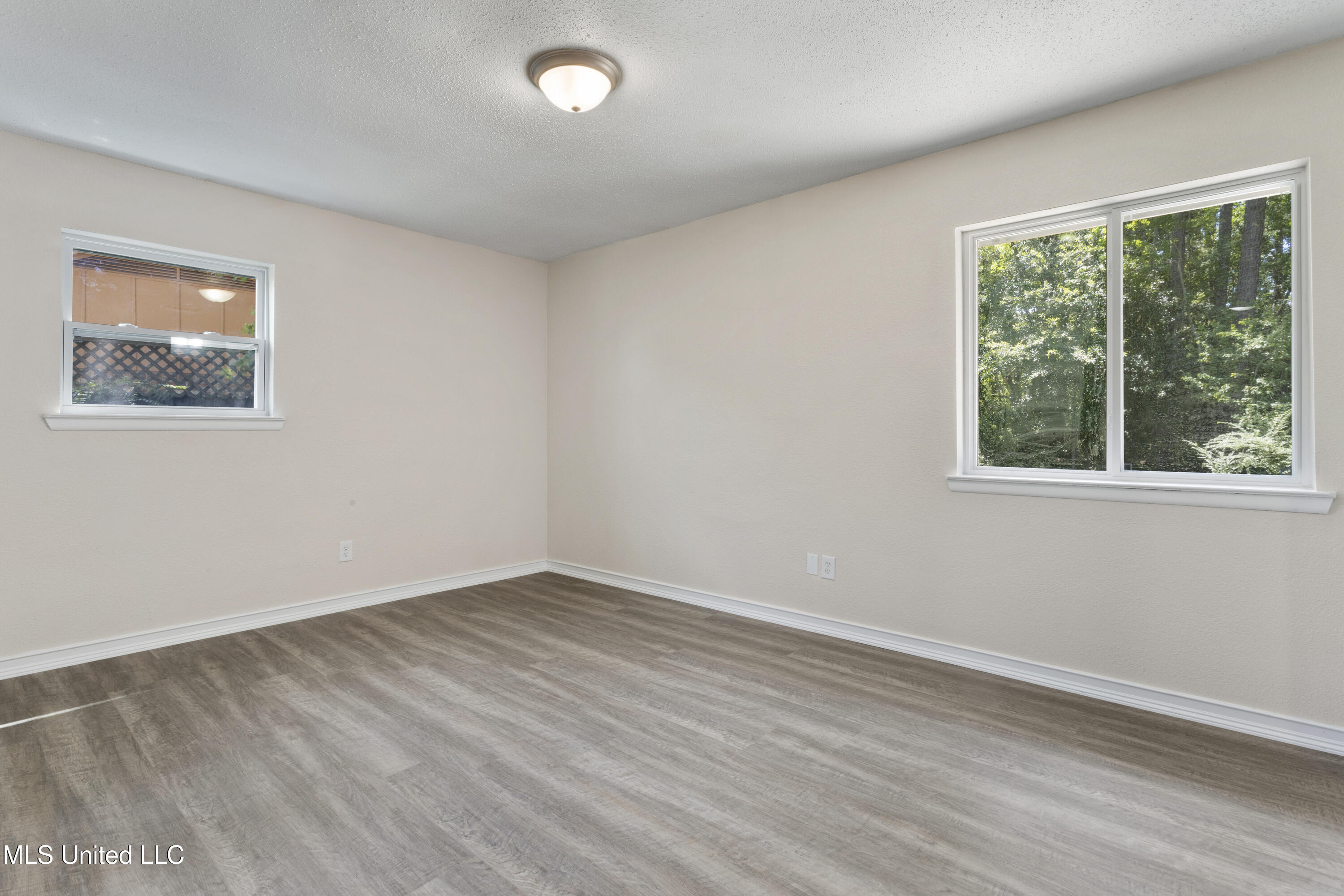 2410 E Birch Drive, Gulfport, Mississippi image 17