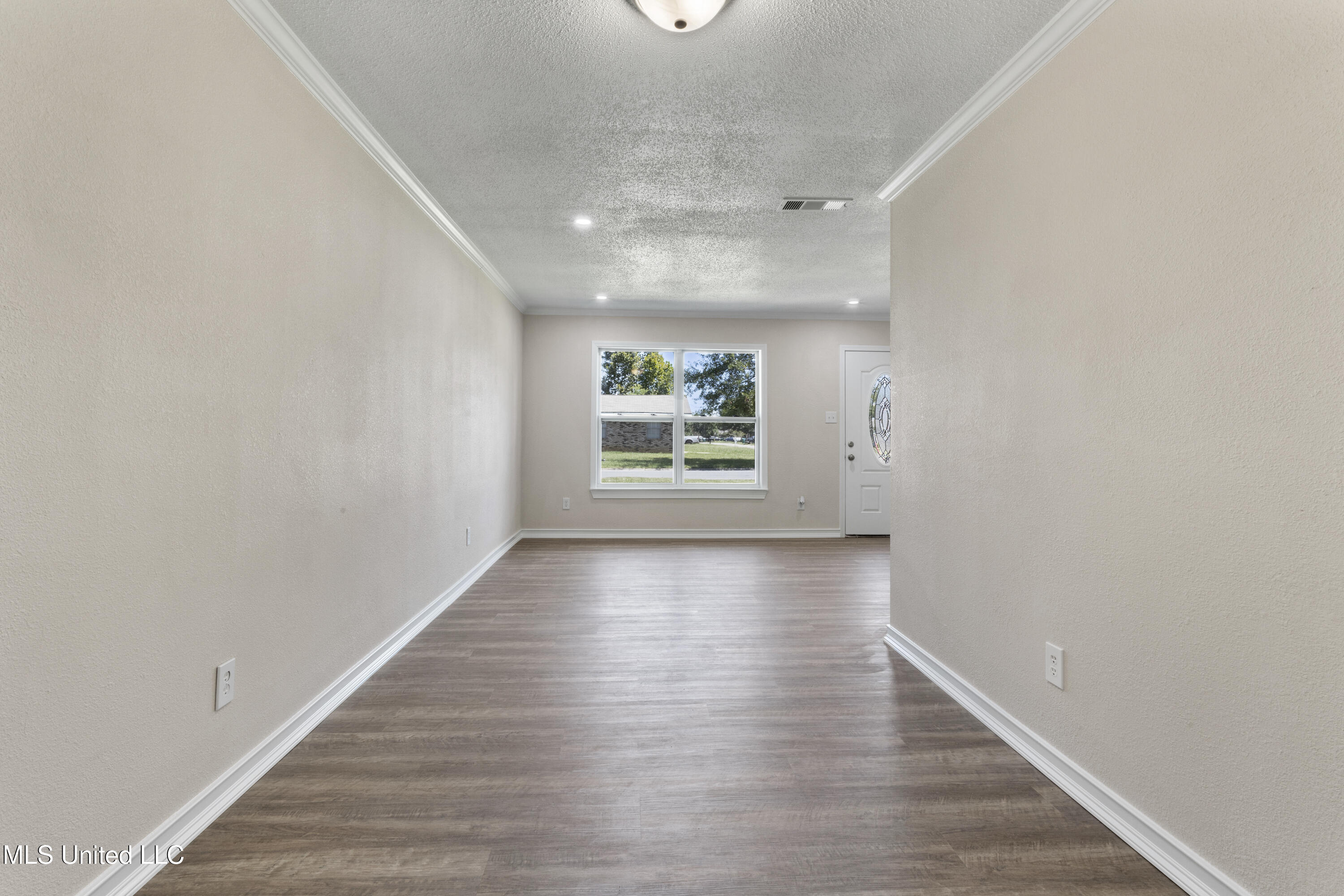 2410 E Birch Drive, Gulfport, Mississippi image 5