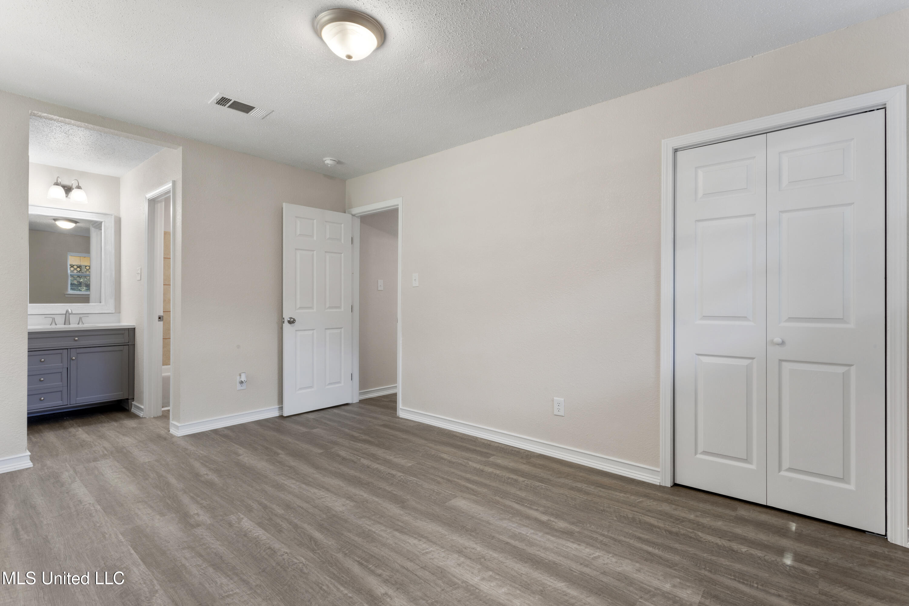 2410 E Birch Drive, Gulfport, Mississippi image 18