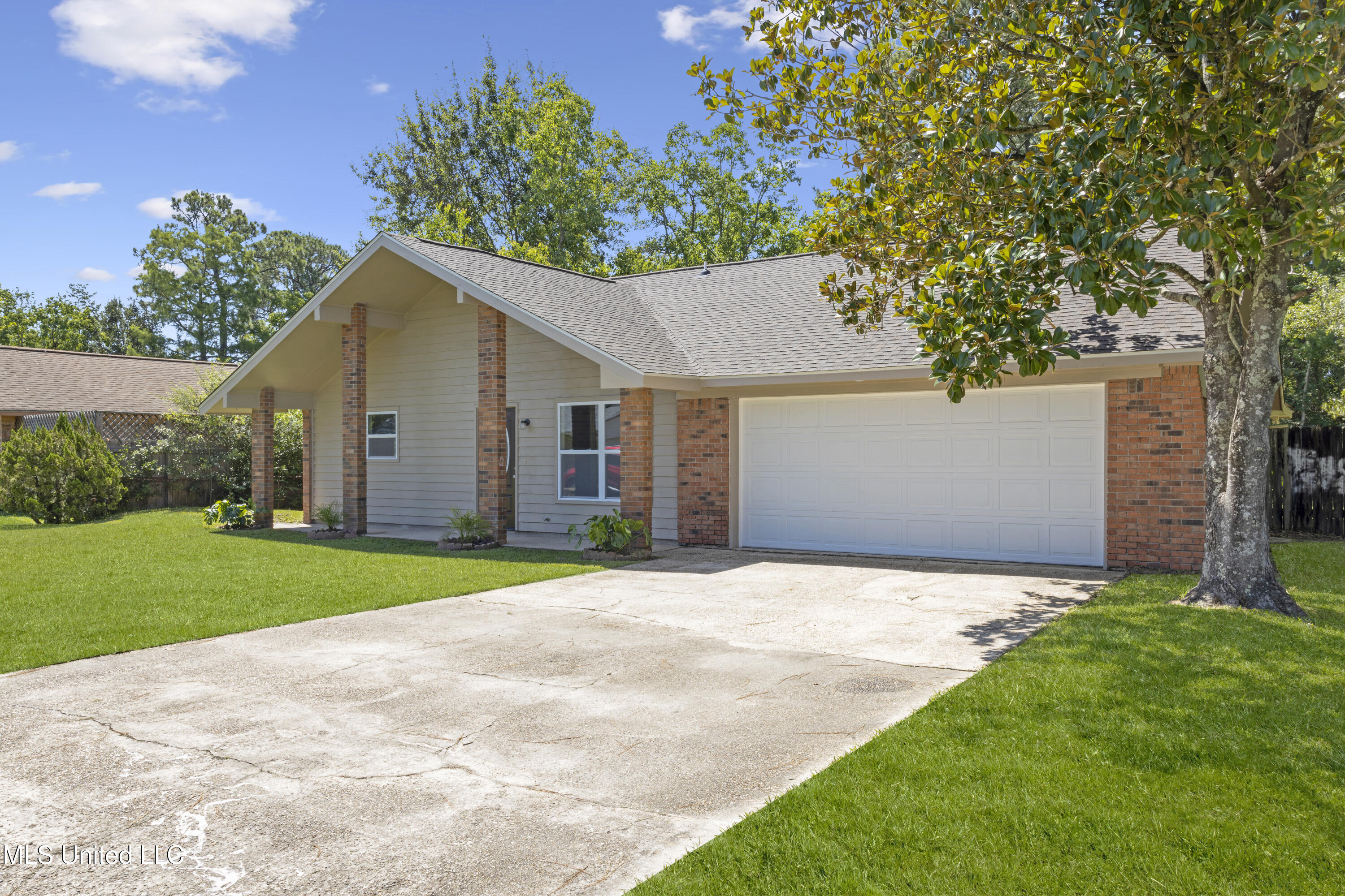 2410 E Birch Drive, Gulfport, Mississippi image 2
