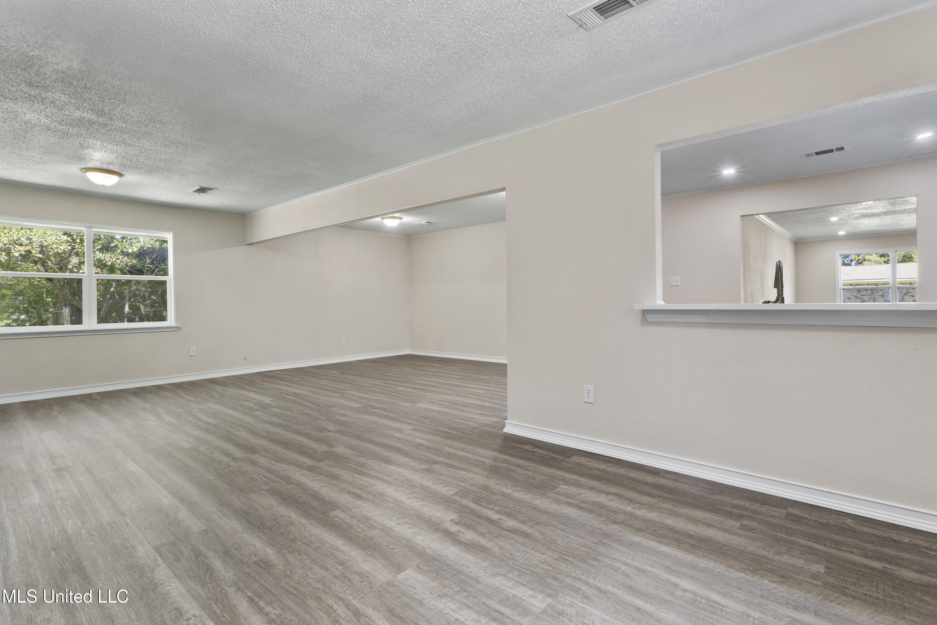2410 E Birch Drive, Gulfport, Mississippi image 14