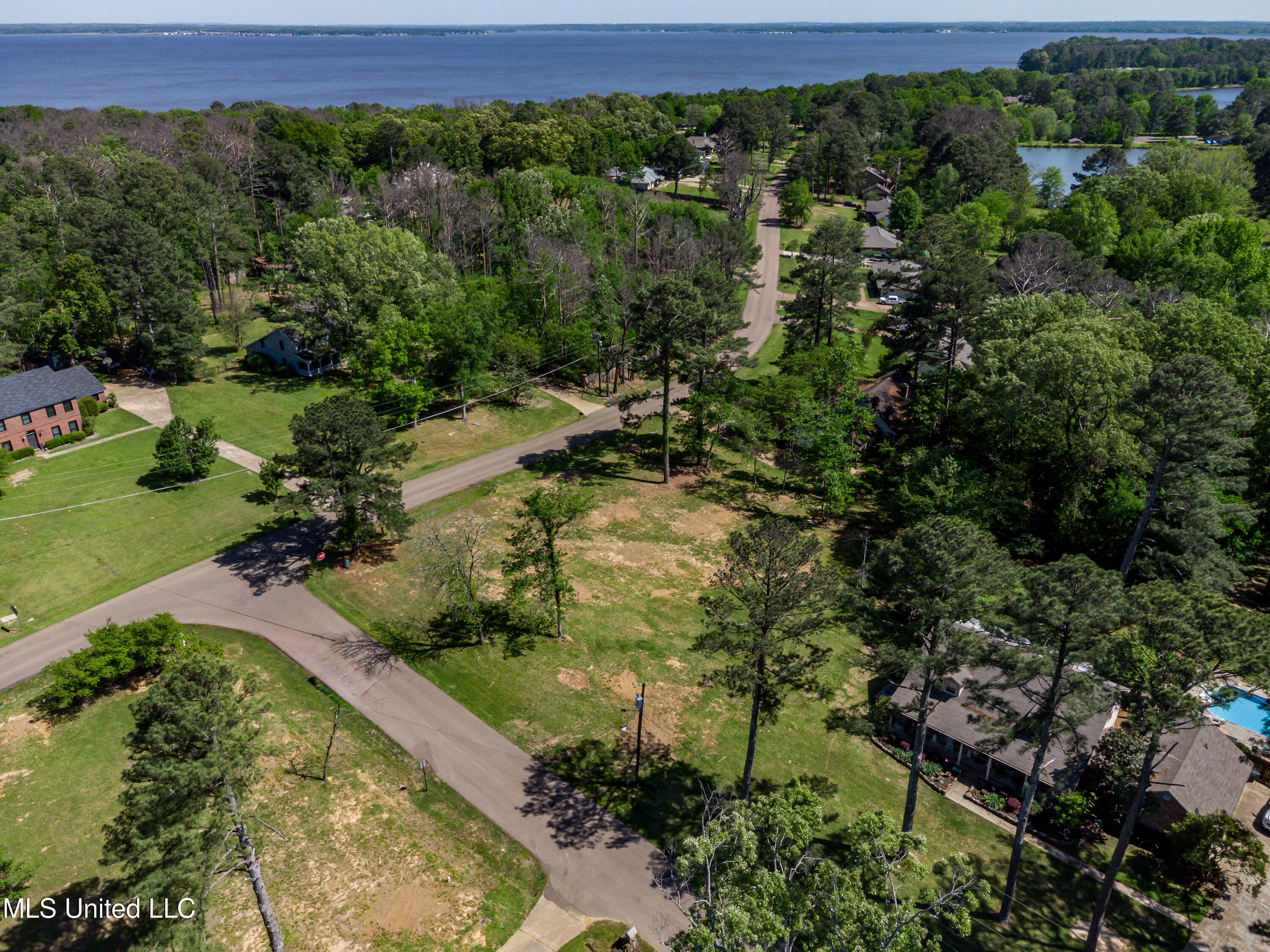 Mescalero Way, Madison, Mississippi image 2
