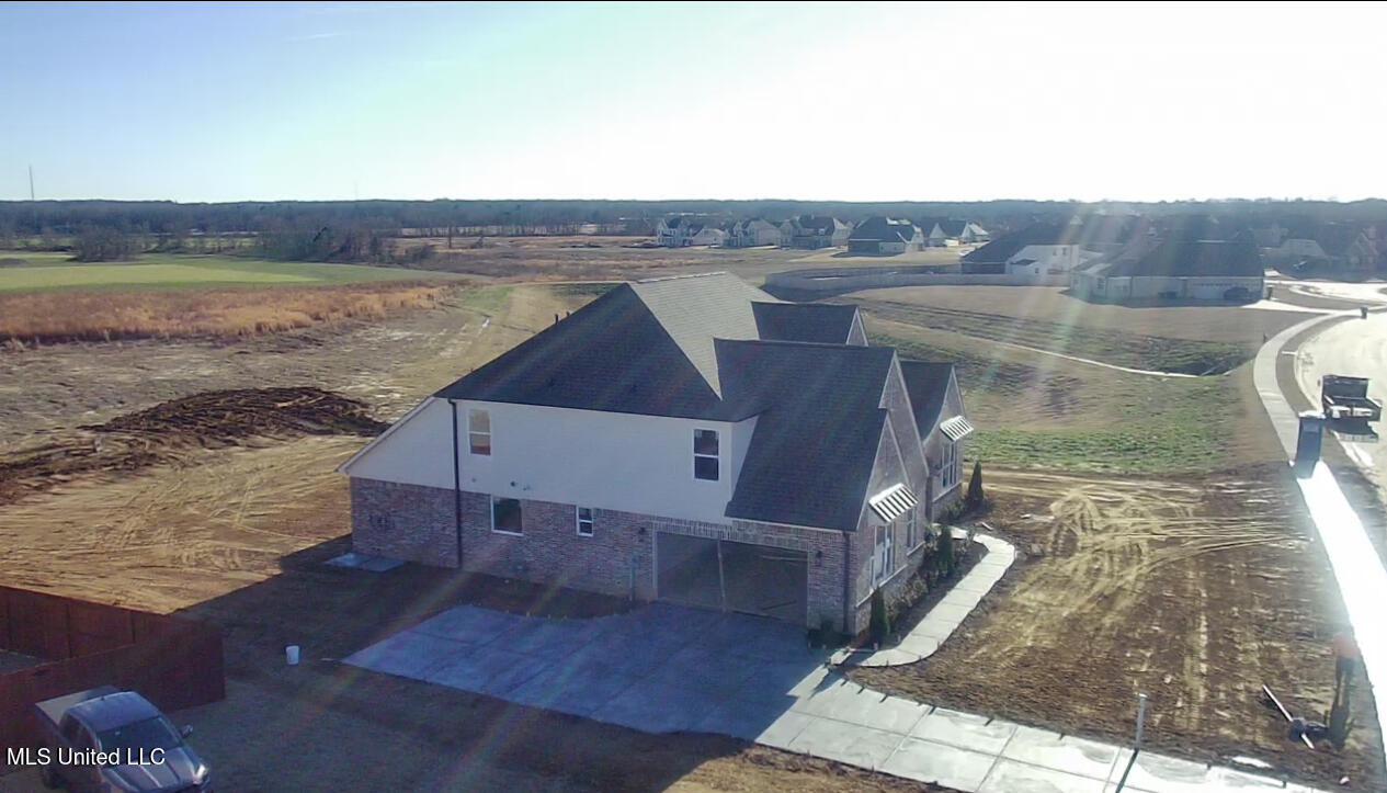 13569 Landry Lane, Olive Branch, Mississippi image 2