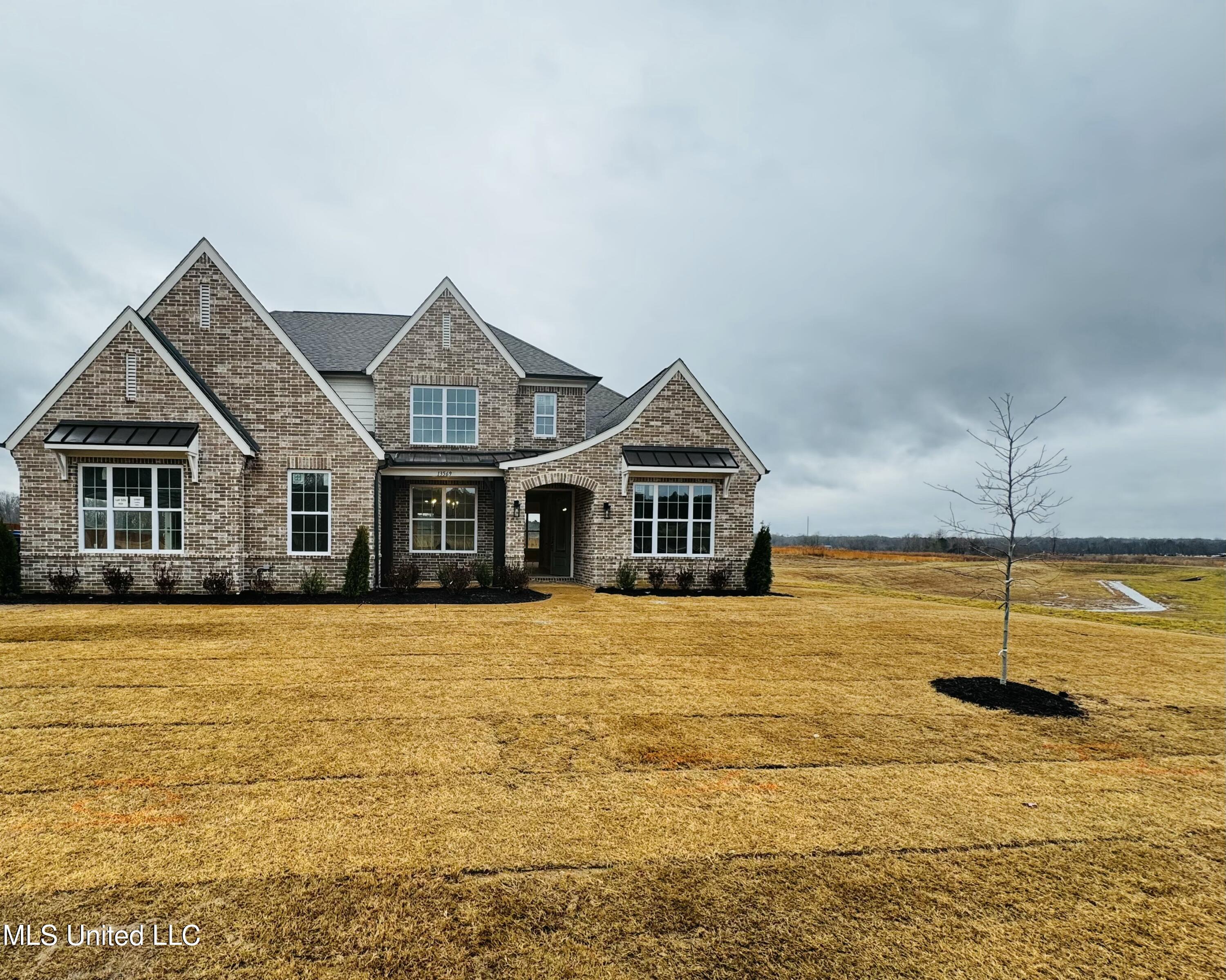 13569 Landry Lane, Olive Branch, Mississippi image 1