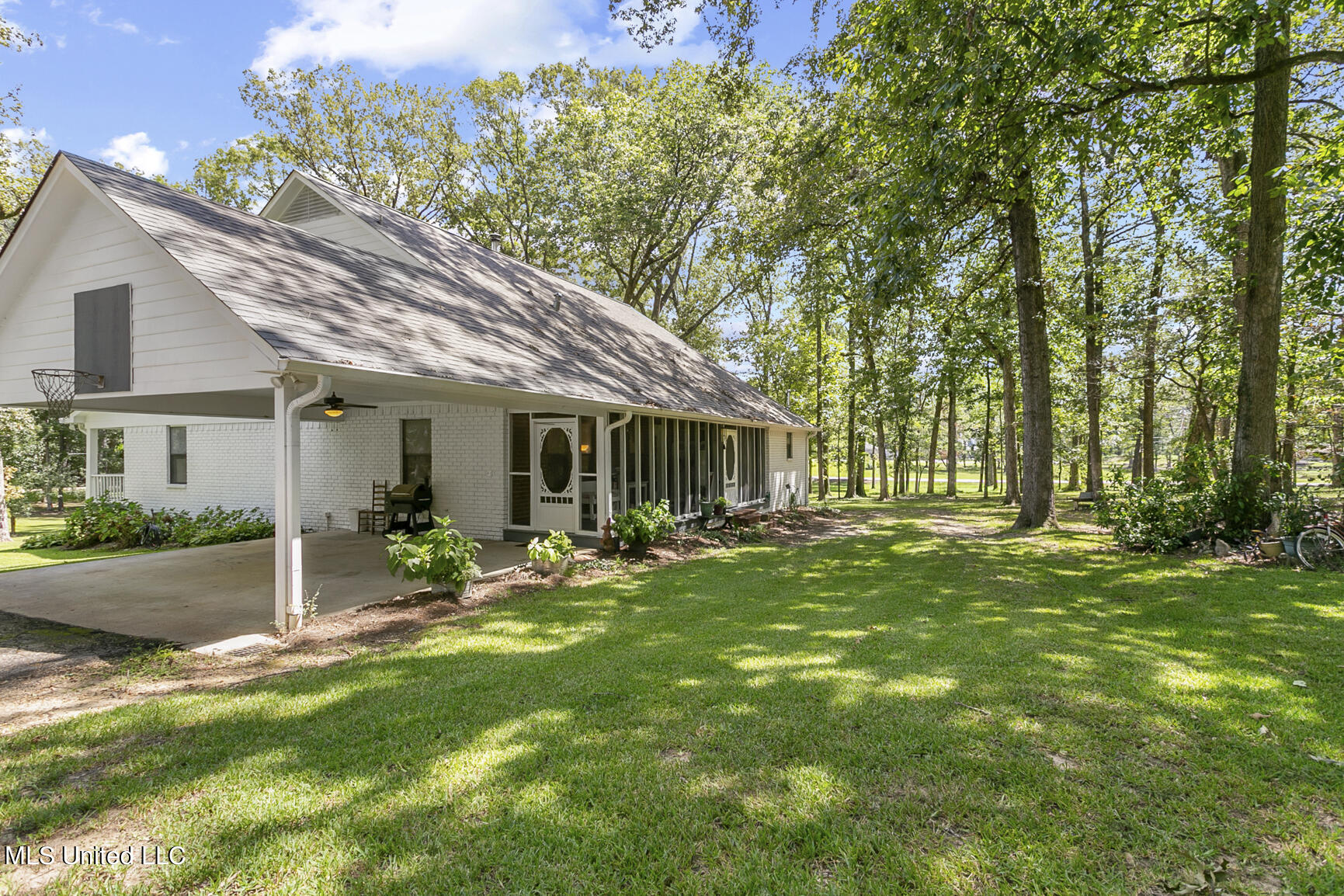 584 Cherry Rose Lane, Canton, Mississippi image 32