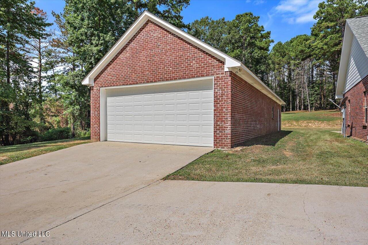 587 Clinton-tinnin Road, Clinton, Mississippi image 9