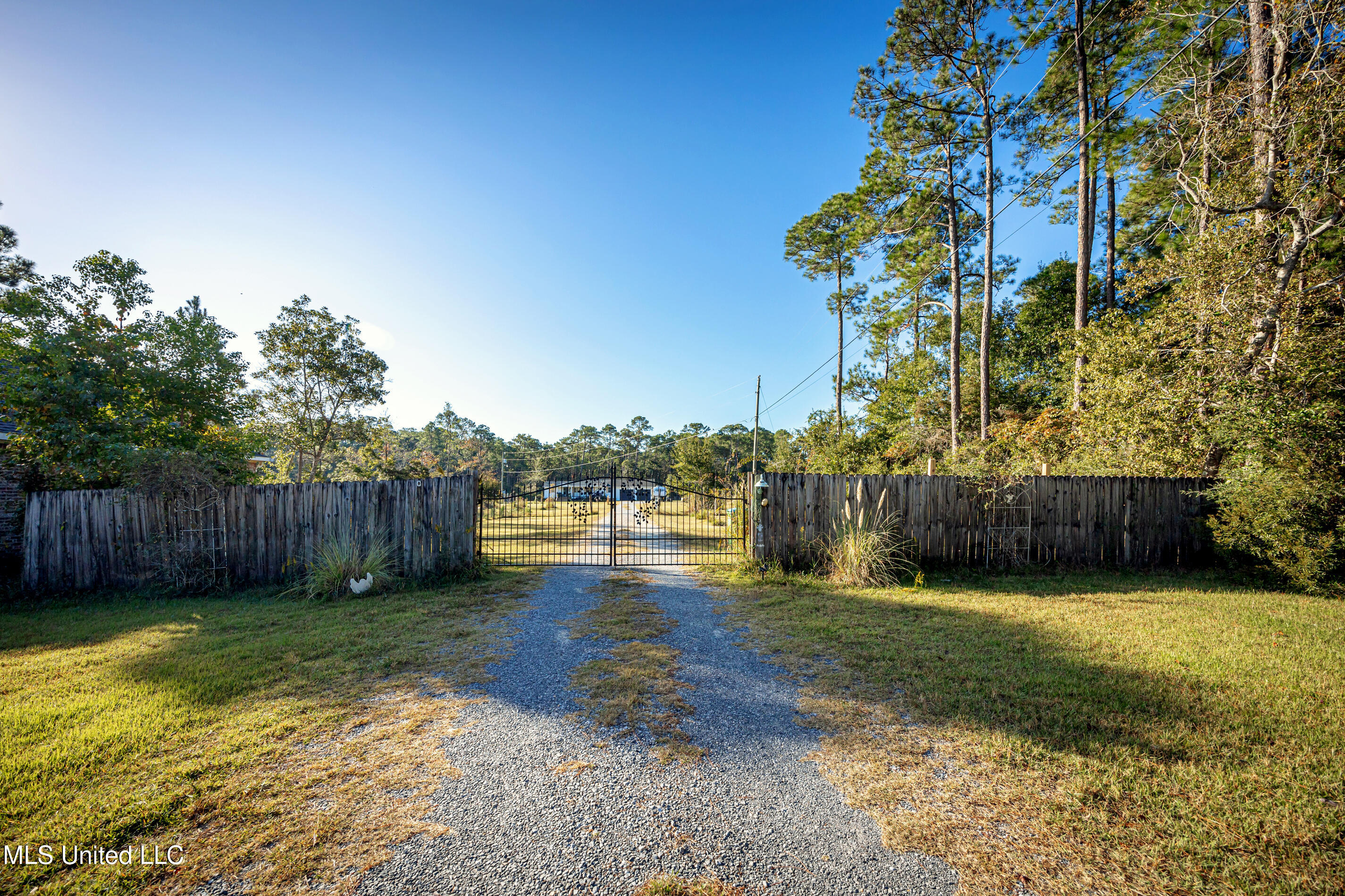 3015 Bonita Road, Gautier, Mississippi image 3