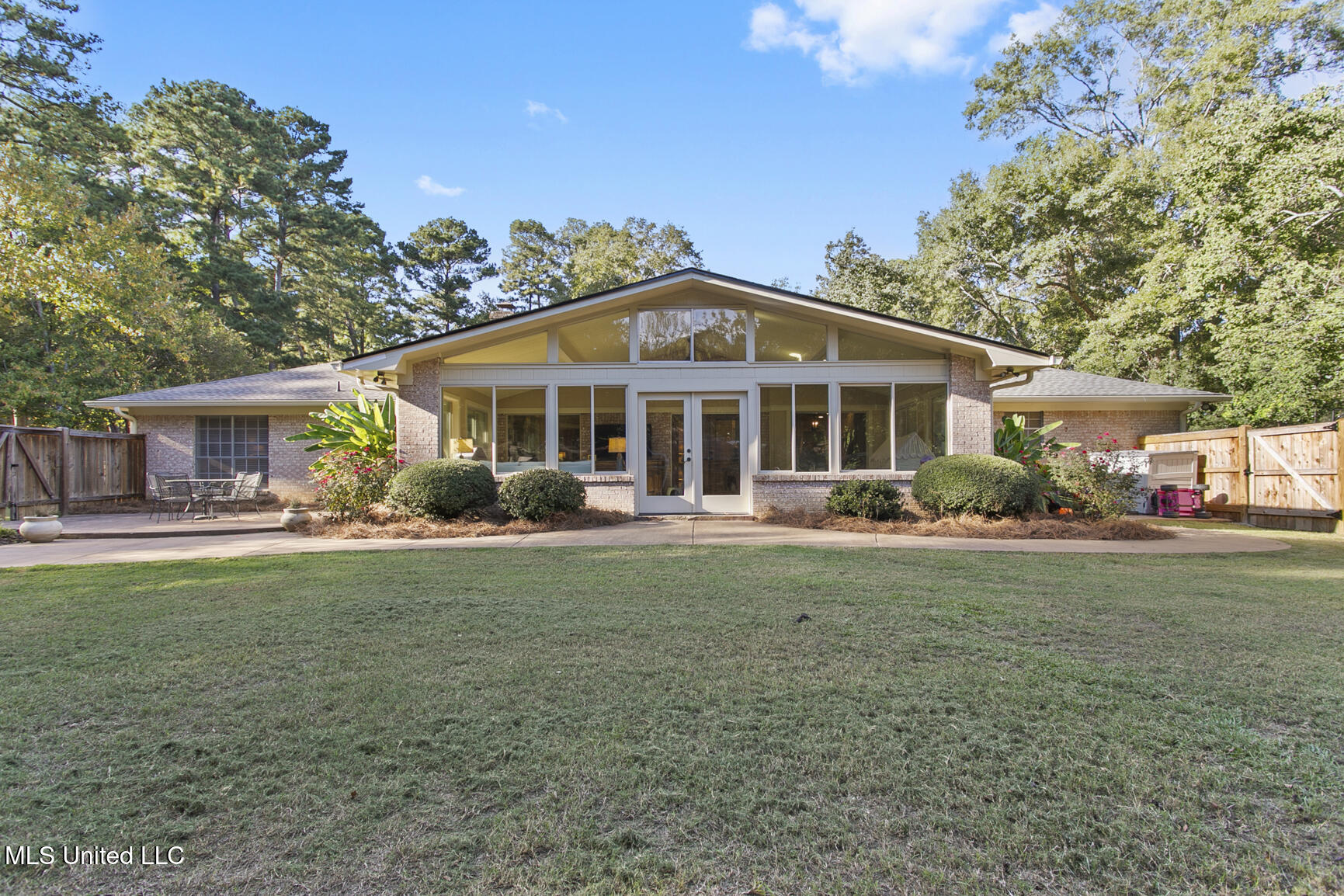 2315 E East Manor Drive, Jackson, Mississippi image 30