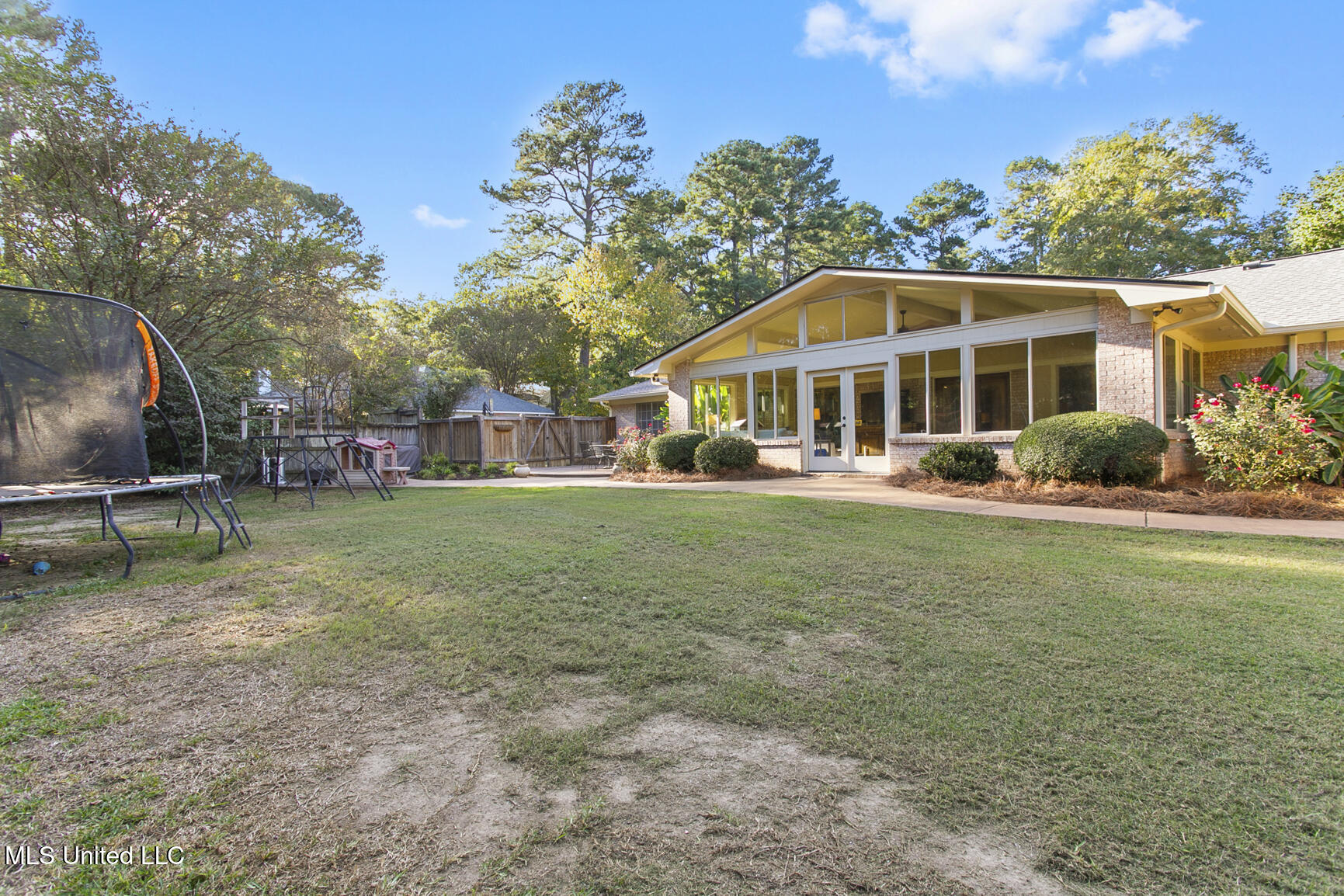 2315 E East Manor Drive, Jackson, Mississippi image 31