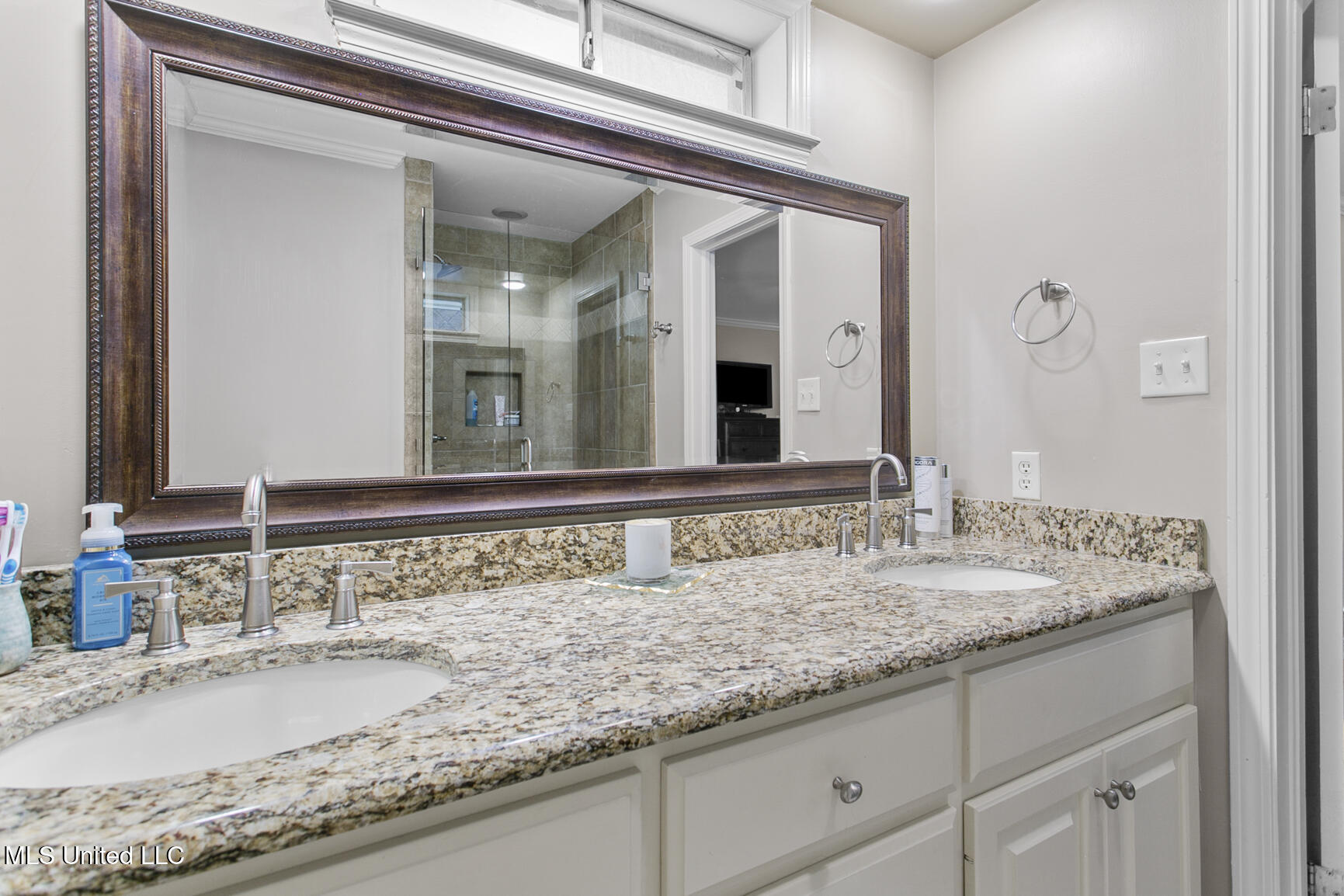 2315 E East Manor Drive, Jackson, Mississippi image 24