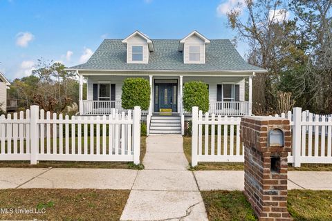 Single Family Residence in Ocean Springs MS 1119 Halstead Bayou Drive.jpg