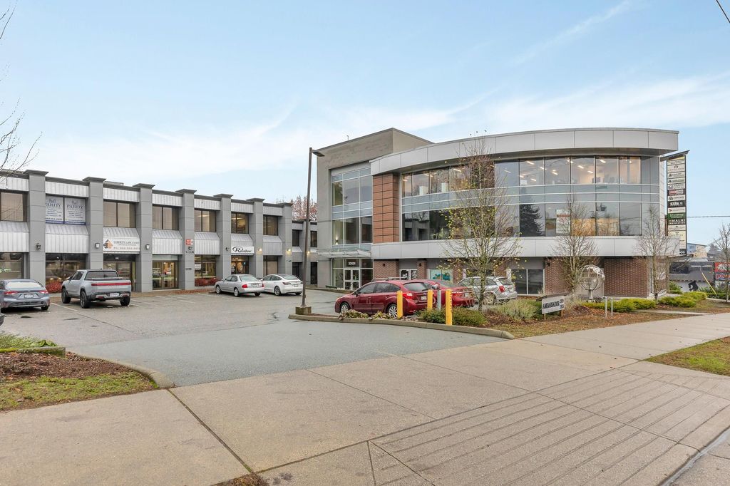 Photo of 33119 South Fraser Way #202, Abbotsford, BC V2S 6P9 (MLS # C8077901)