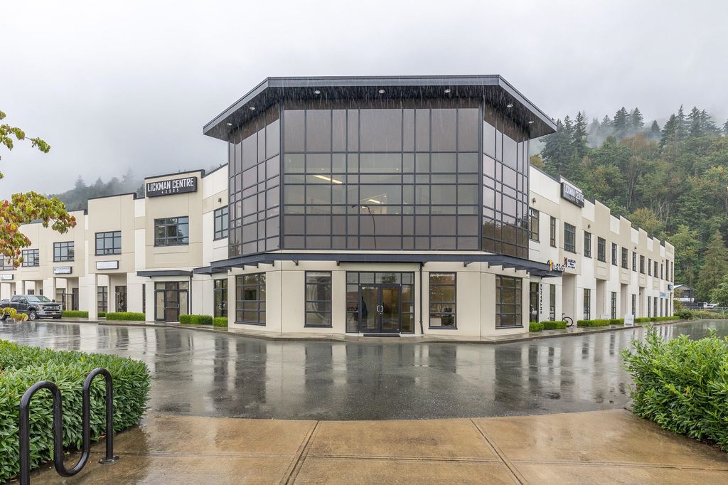 Photo of 43995 Progress Way #205, Chilliwack, BC V2R 0E6 (MLS # C8076133)