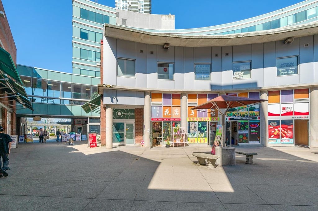 4500 Kingsway 1828