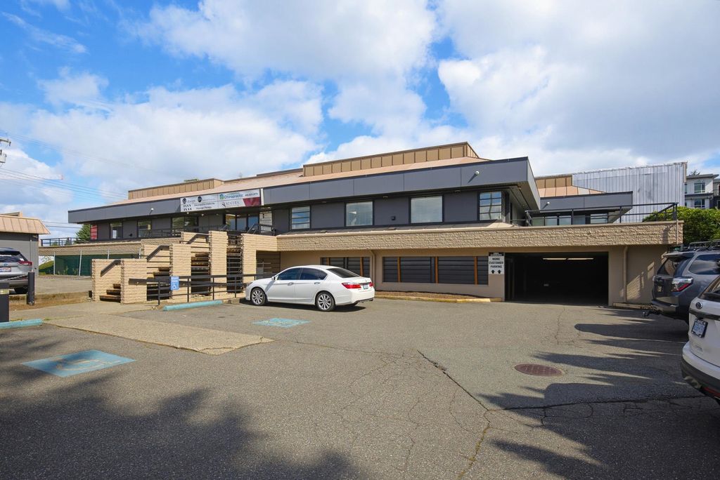 Photo of 33623 Wildwood Drive #E&amp;F, Abbotsford, BC V2S 1S2 (MLS # C8079793)
