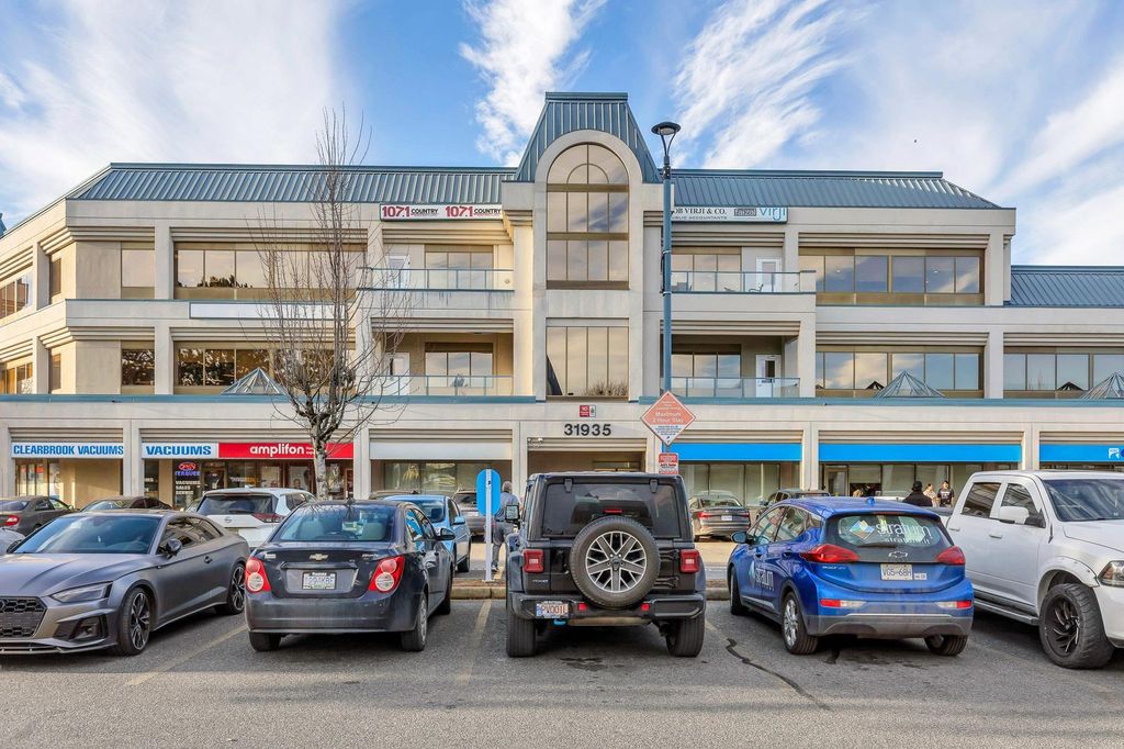 Photo of 31935 South Fraser Way #220, Abbotsford, BC V2T 5N7 (MLS # C8078080)