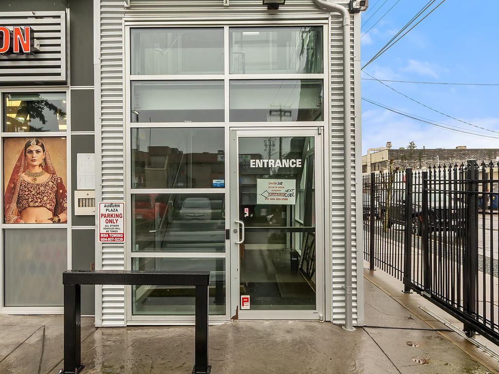 Photo of 2646 Auburn Street #201, Abbotsford, BC V2T 3K1 (MLS # C8076806)