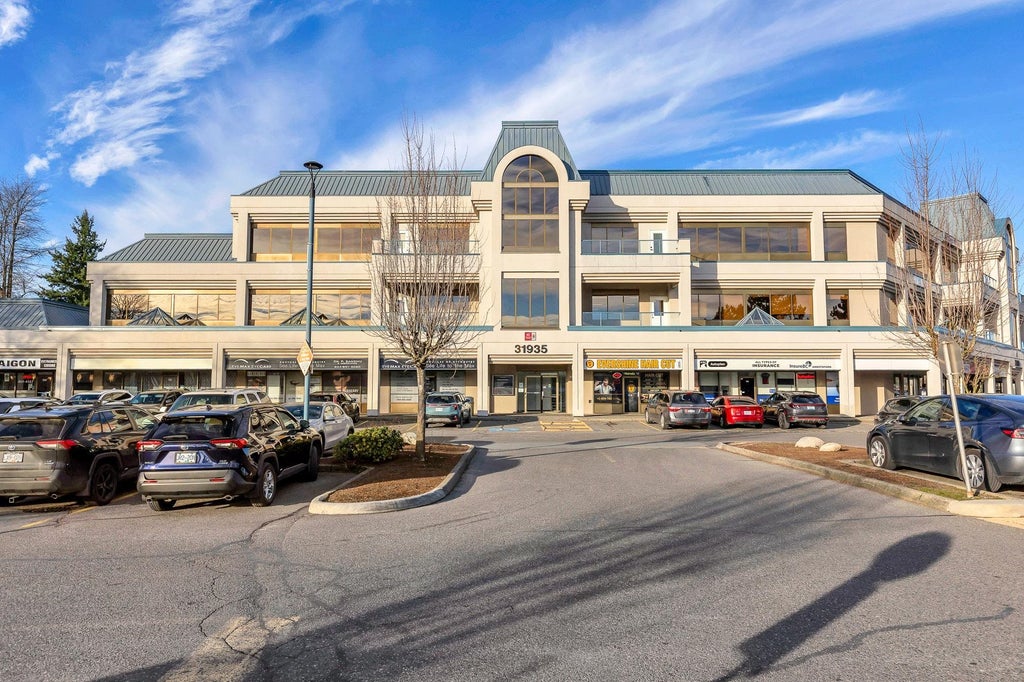 Photo of 31935 South Fraser Way #320, Abbotsford, BC V2T 5N7 (MLS # C8080455)