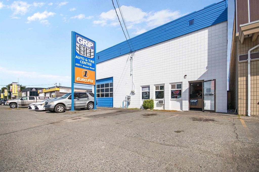 Photo of 45911 Airport Road, Chilliwack, BC V2P 1A3 (MLS # C8076919)