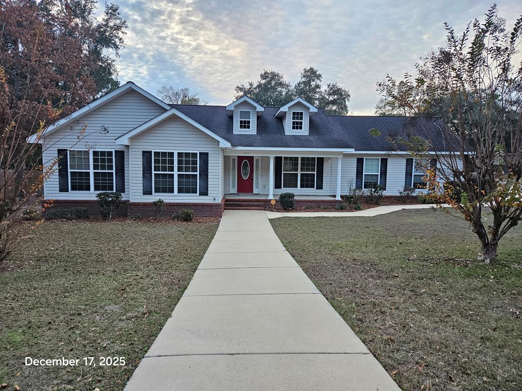 1215 Majestic Avenue