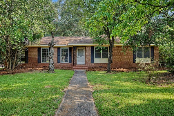 2214 STUART AVE, ALBANY, GA 31707 - Image bd8bd4bd2e9fde323ec9b09ef28288a9/3354709394