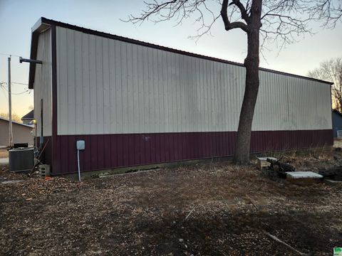 Tiny photo for 822 5th Street, Sheldon, IA 51201 (MLS # 827349)