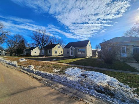 Tiny photo for 1208 2nd St, Hull, IA 51239 (MLS # 831528)