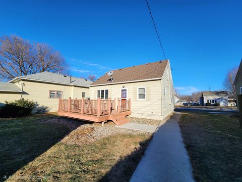 Tiny photo for 1208 2nd St, Hull, IA 51239 (MLS # 831528)