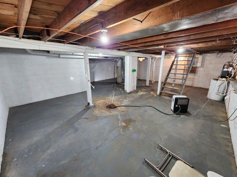 Tiny photo for 1208 2nd St, Hull, IA 51239 (MLS # 831528)