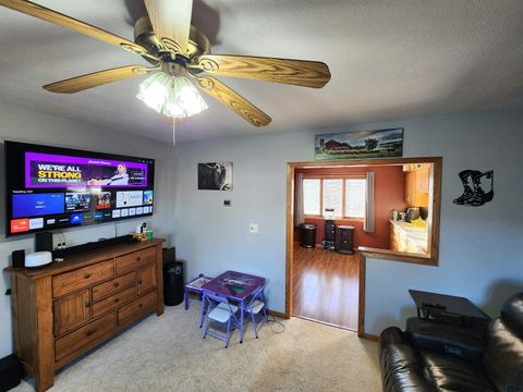 Tiny photo for 1208 2nd St, Hull, IA 51239 (MLS # 831528)