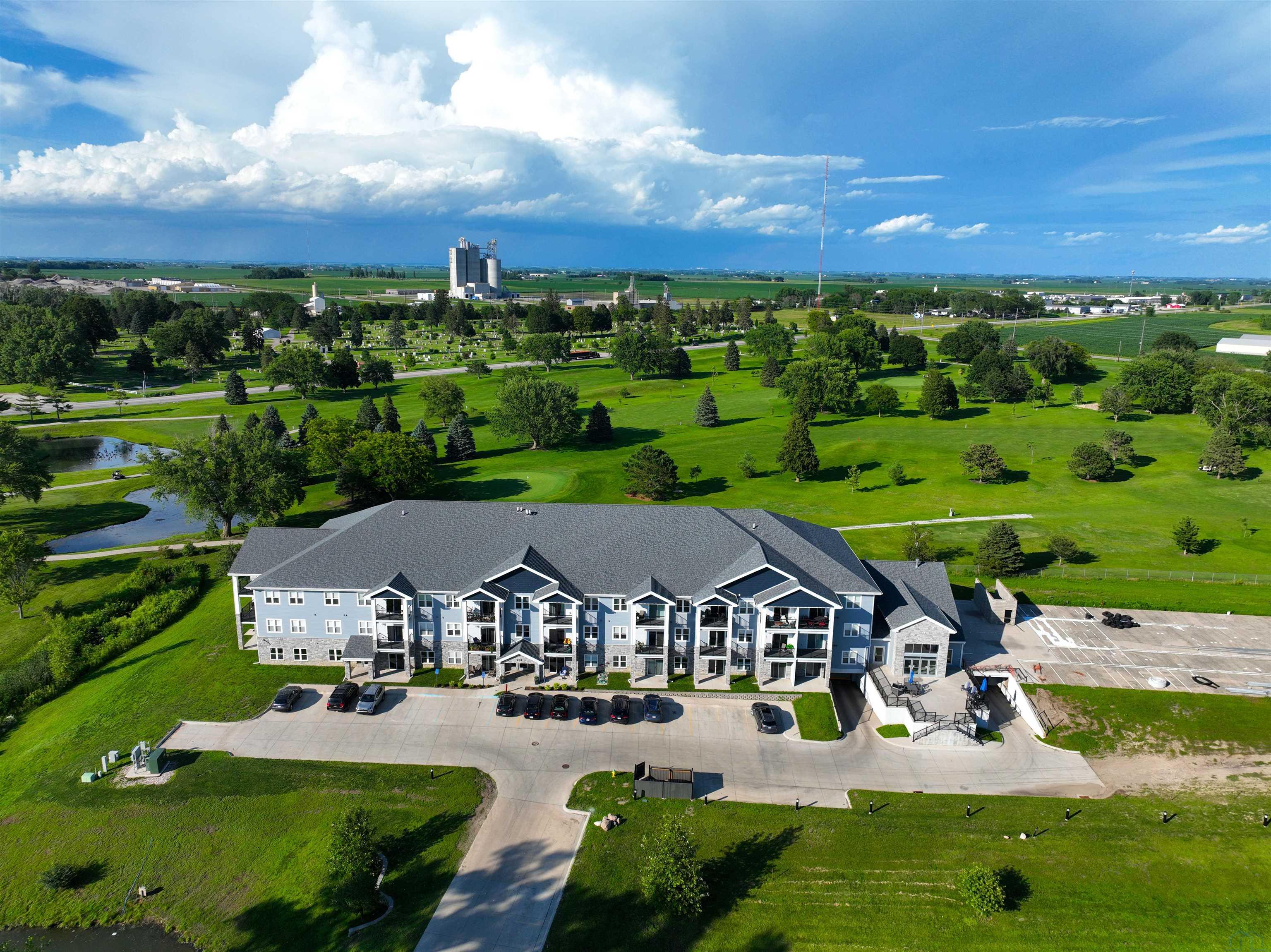 Photo 1 of 31 — 201 Sunrise Park Rd. #211 Unit #211, Storm Lake, IA 50588