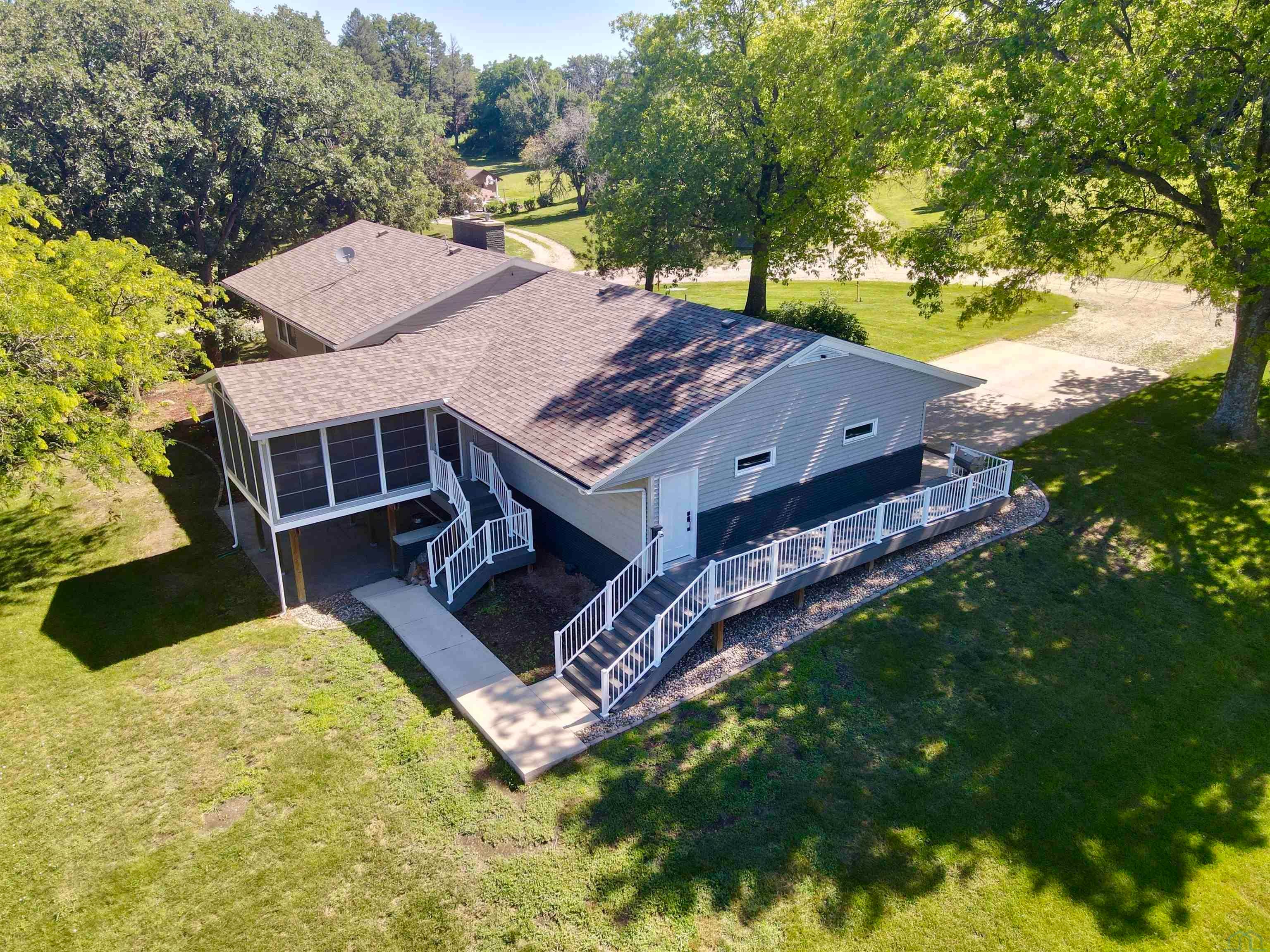 5218 CREST DR - Photo 2