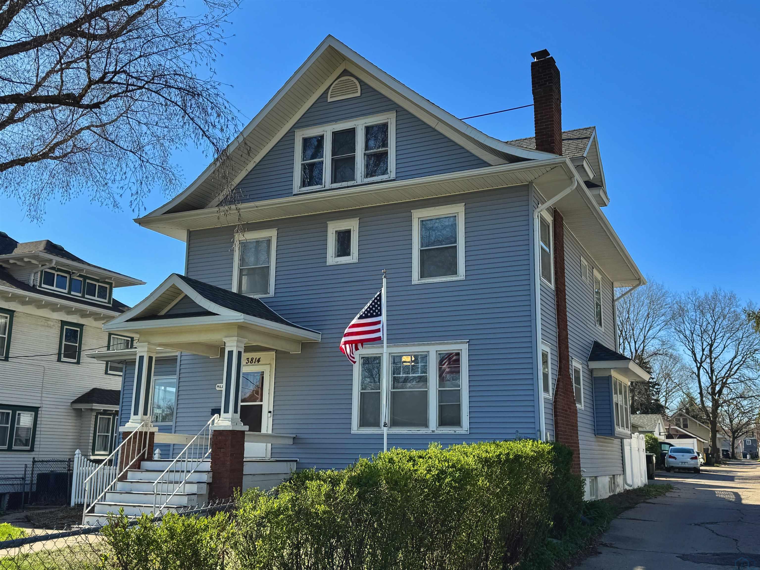 Photo 1 of 22 — 3814 Ridge Ave, Sioux City, IA 51106