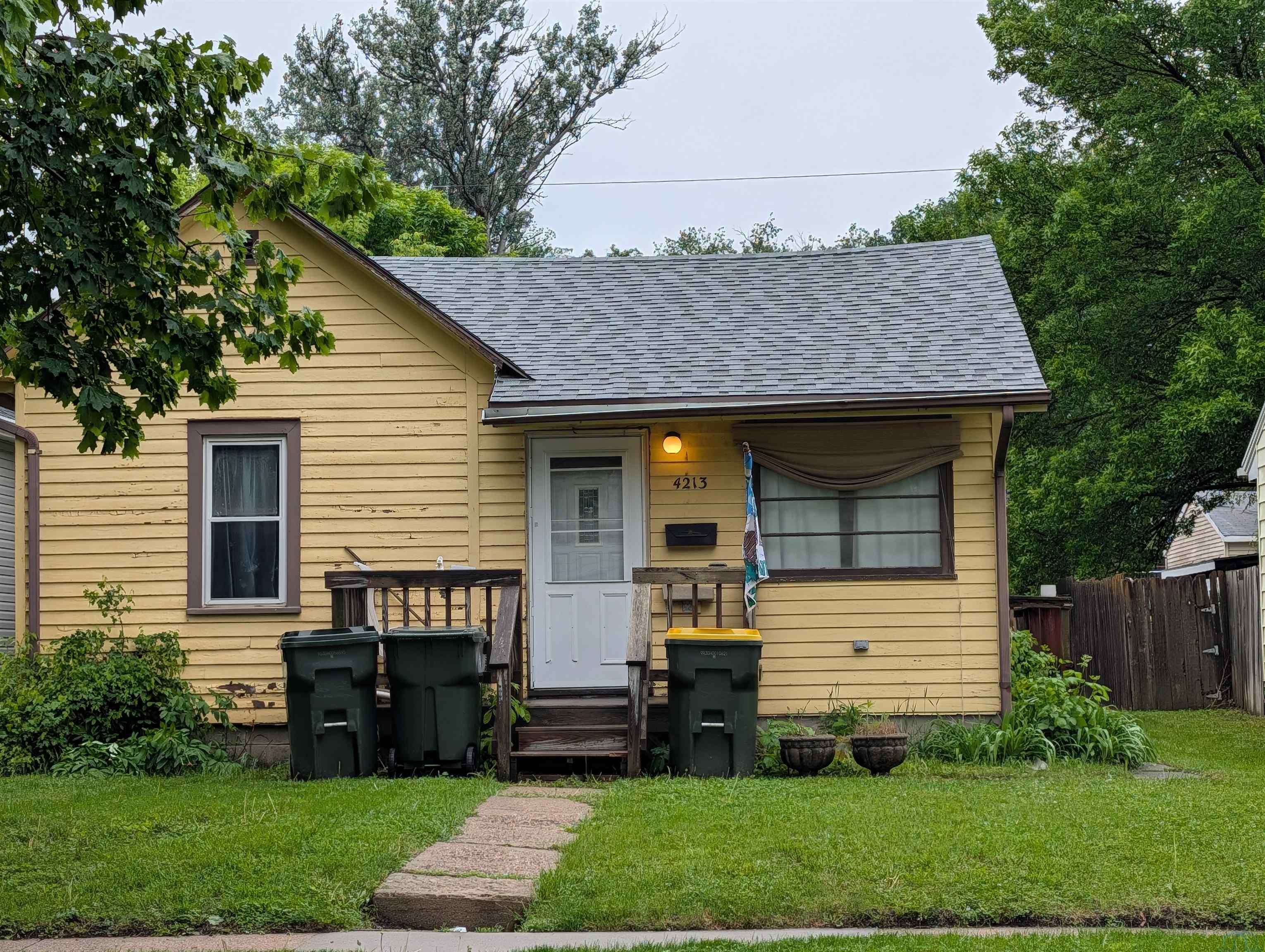 Photo 1 of 1 — 4213 Van Buren St, Sioux City, IA 51108