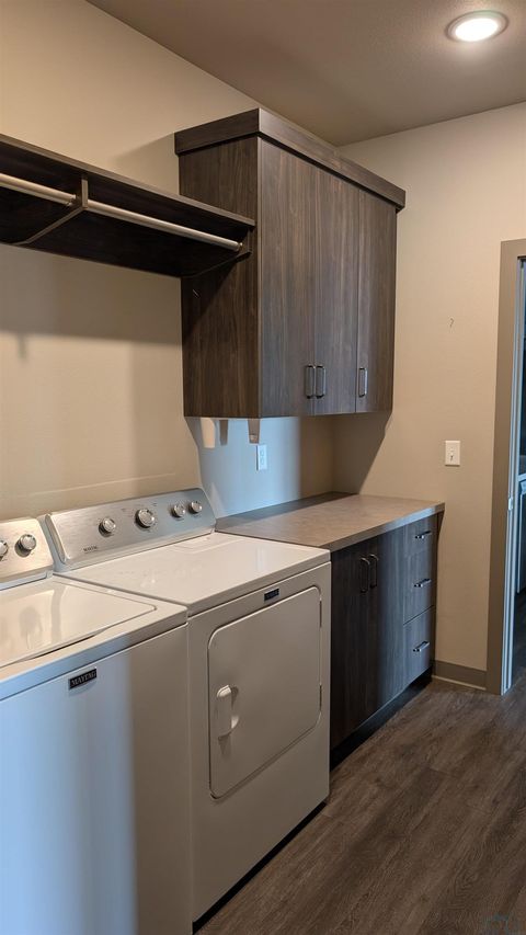 Tiny photo for 1351 13th Ave SE, Sioux Center, IA 51250 (MLS # 832476)