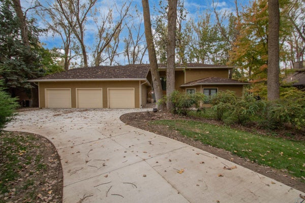 652 E SAWGRASS TRL, DAKOTA DUNES, SD 57049 - Image 082d19fd35cf3db5b8e043b0f42fa322/1891078591