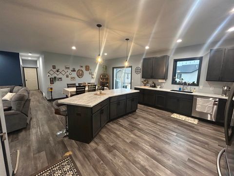 Tiny photo for 936 14th Street Circle NE, Sioux Center, IA 51250 (MLS # 832031)