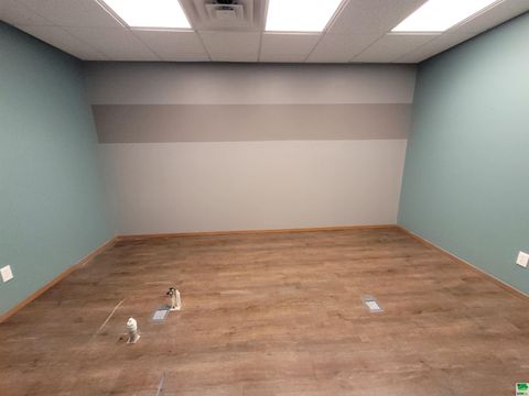 Tiny photo for 101 N Runger Ave #Suite G, Sheldon, IA 51201 (MLS # 821747)