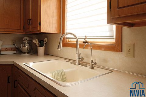 Tiny photo for 1612 Linden Street, Hull, IA 51239 (MLS # 830948)