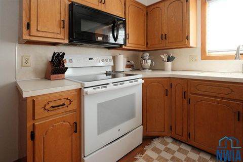 Tiny photo for 1612 Linden Street, Hull, IA 51239 (MLS # 830948)