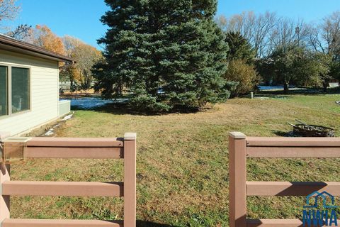 Tiny photo for 1612 Linden Street, Hull, IA 51239 (MLS # 830948)
